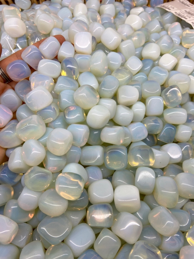 Opalite Tumble (MAN-MADE)